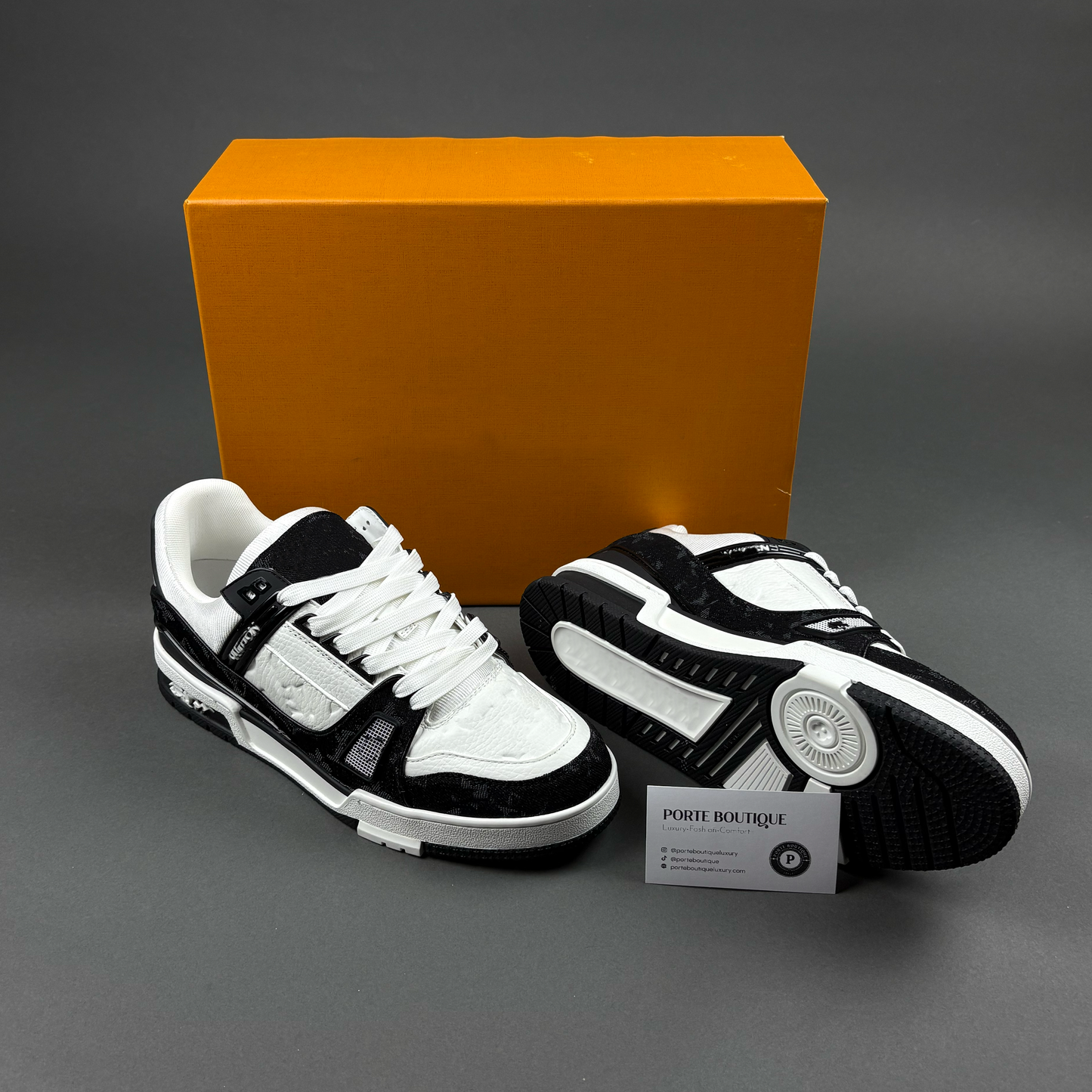 V's Black & White - Low Tops